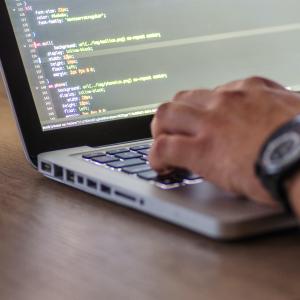4 Undeniable Benefits of Having Custom Software For Your Business